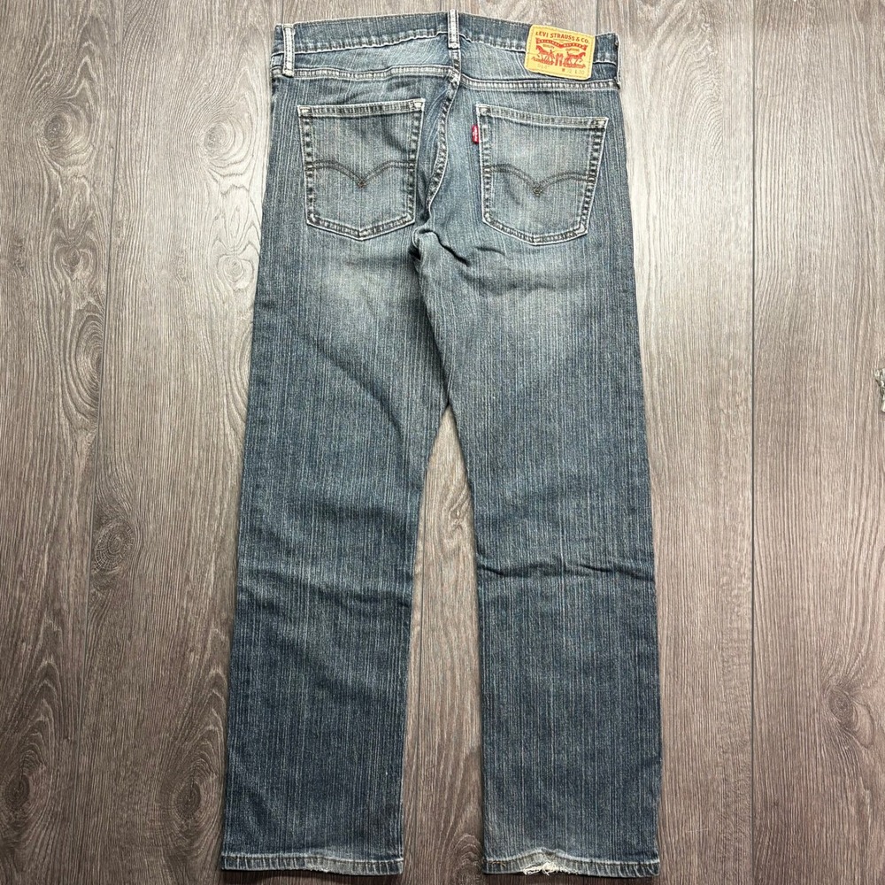 Levis 514 Straight Fit Jeans W32 L30 Medium Wash Blue Denim Y2K Vintage